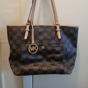 MICHAEL Michael Kors Checkered Tote in Brown and Tan